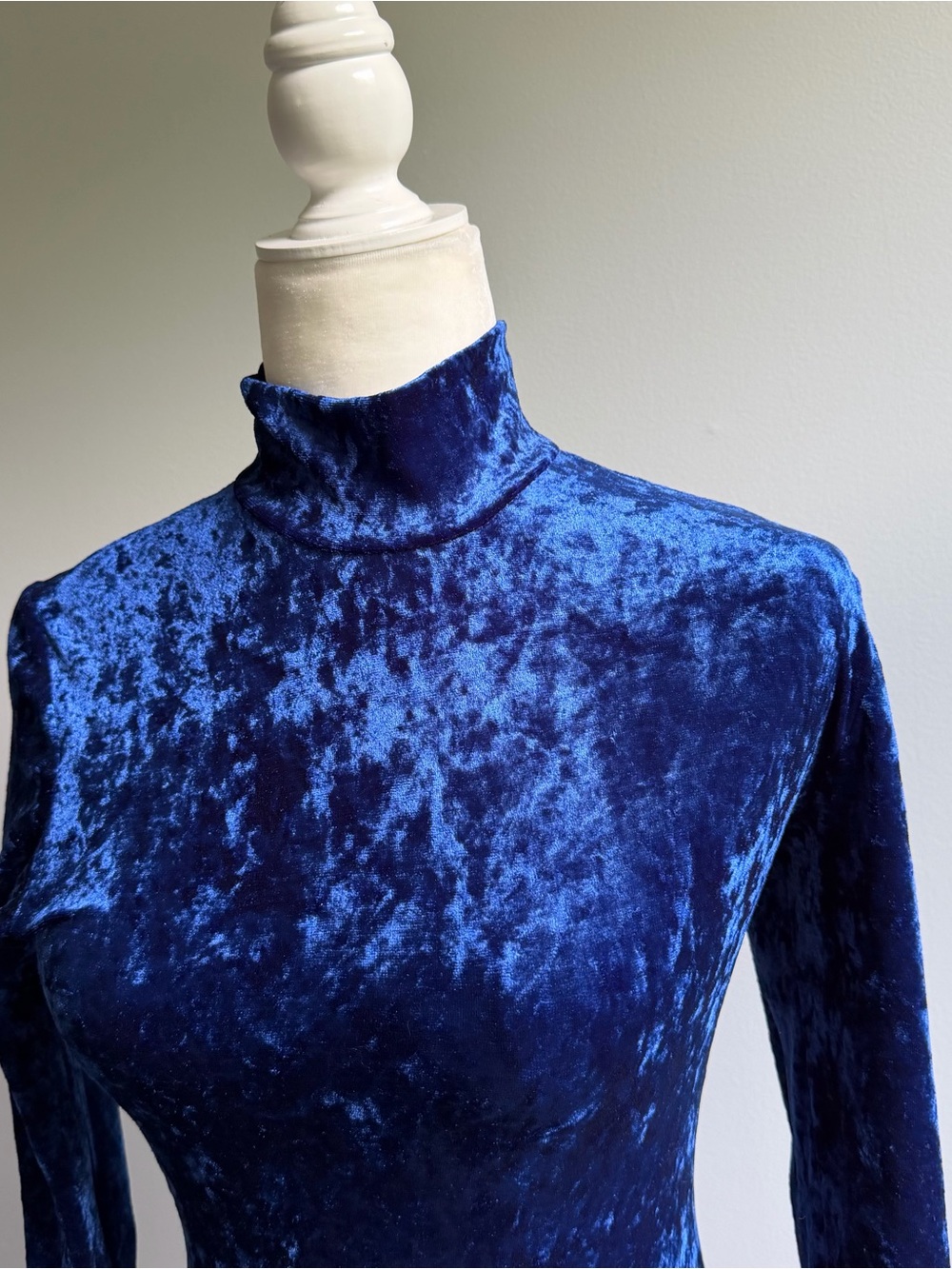 Victoria’s Secret Vintage Velour Velvet Long-Sleeve Bodysuit Women’s Size Small - Picture 3 of 8